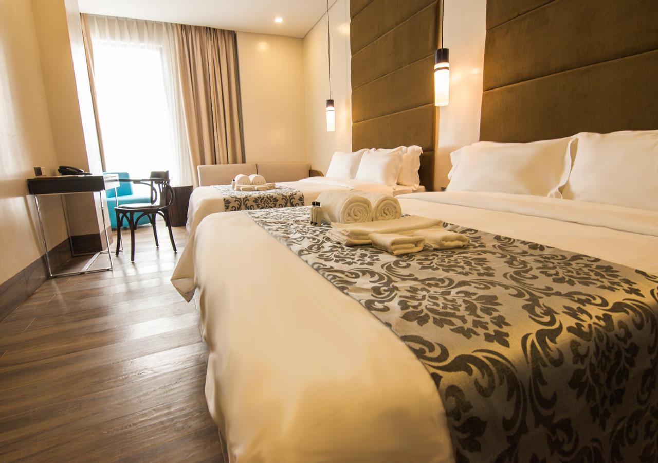Goldberry Lite Hotel Iloilo City Buitenkant foto